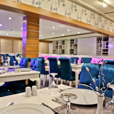 Rota Bulvar Oda ve Kahvaltı 3*