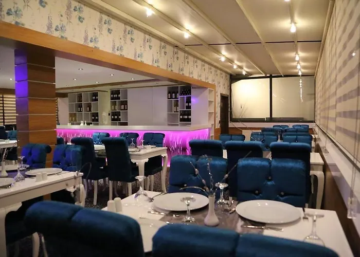 לינה וארוחת בוקר Rota Bulvar